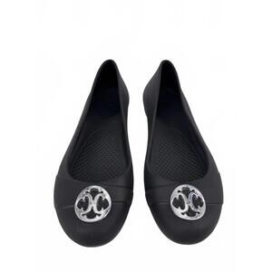 CROCS Women's Dark Grey Gianna Silver Medallion Embellished Comfort Flats Sz 7